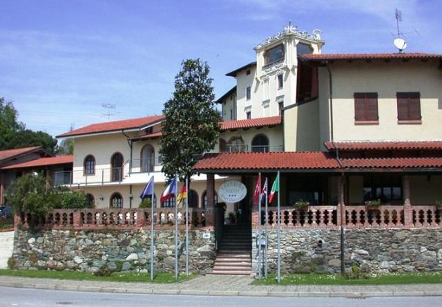 Hotel Ristorante Taverna Verde Piverone Esterno foto