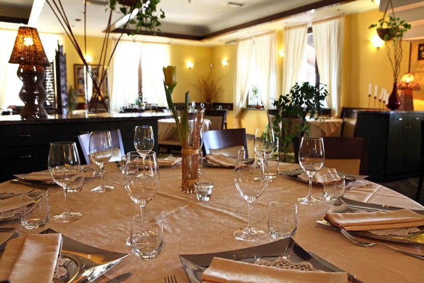 Hotel Ristorante Taverna Verde Piverone Esterno foto